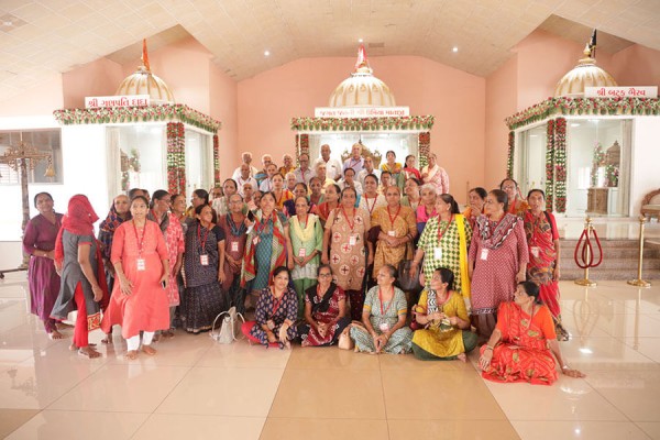 Visitors arriving during the Purushottam month