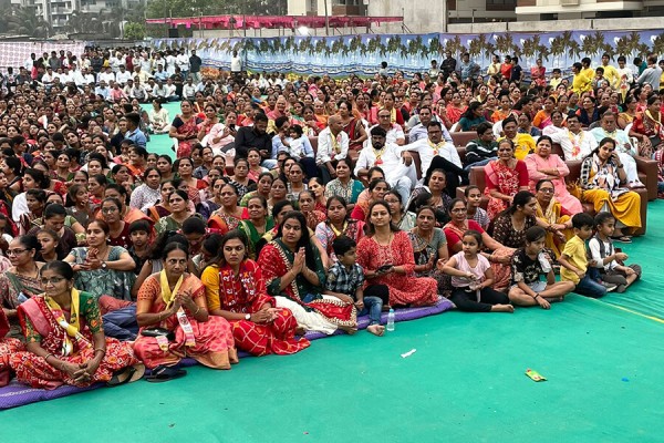 Felicitation ceremony was held by the organizing committee at Surat