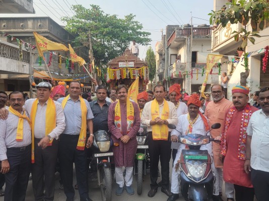 Felicitation ceremony was held by the organizing committee at Surat